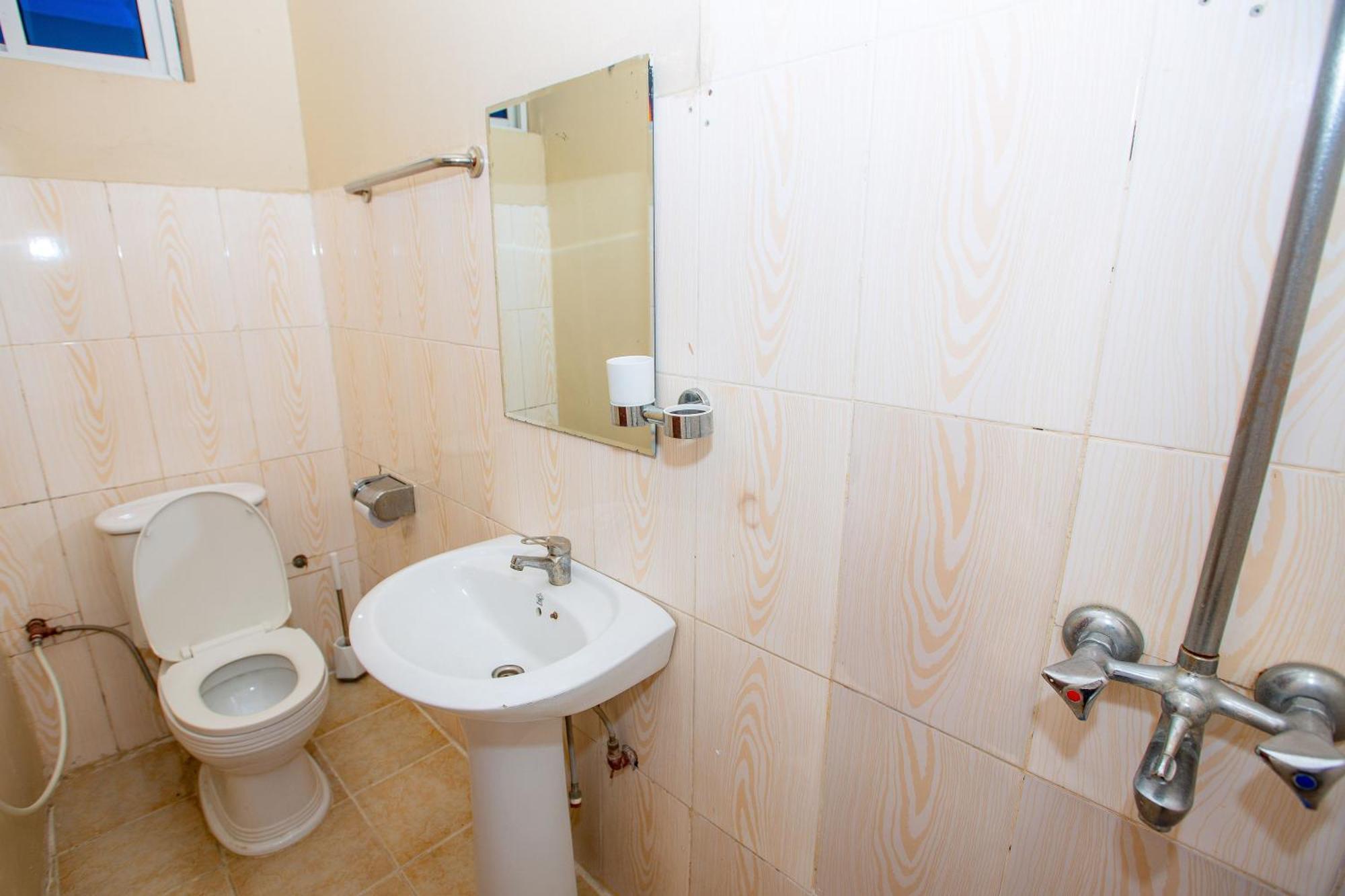 Kays Lodge Дар ес Саалам Екстериор снимка