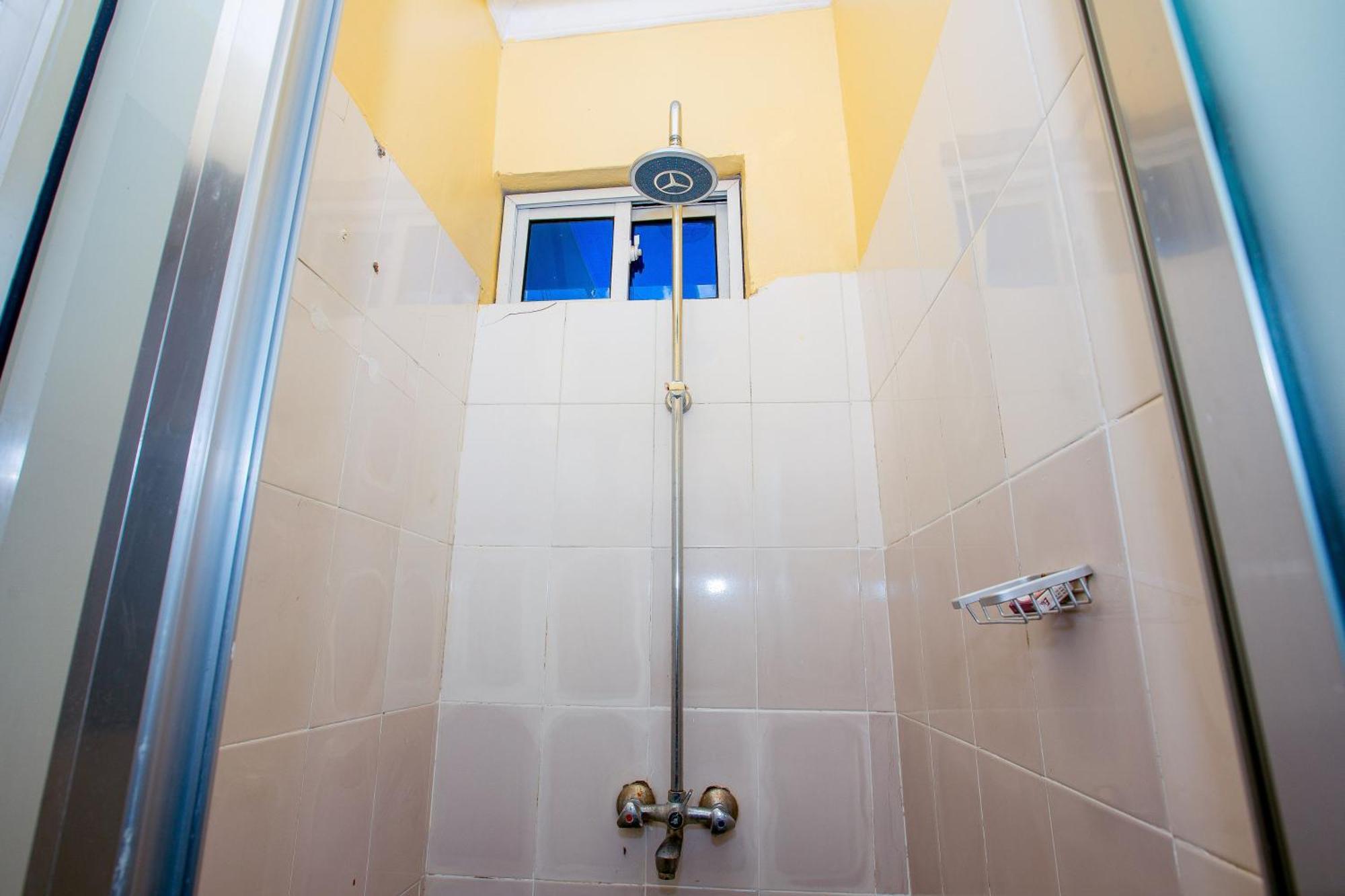 Kays Lodge Дар ес Саалам Екстериор снимка