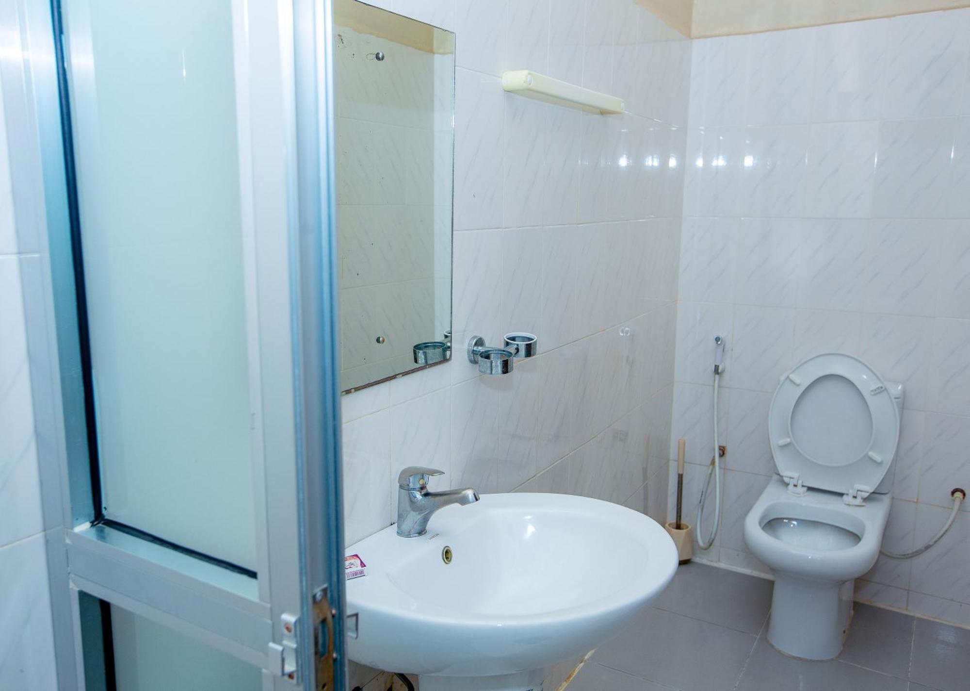 Kays Lodge Дар ес Саалам Екстериор снимка