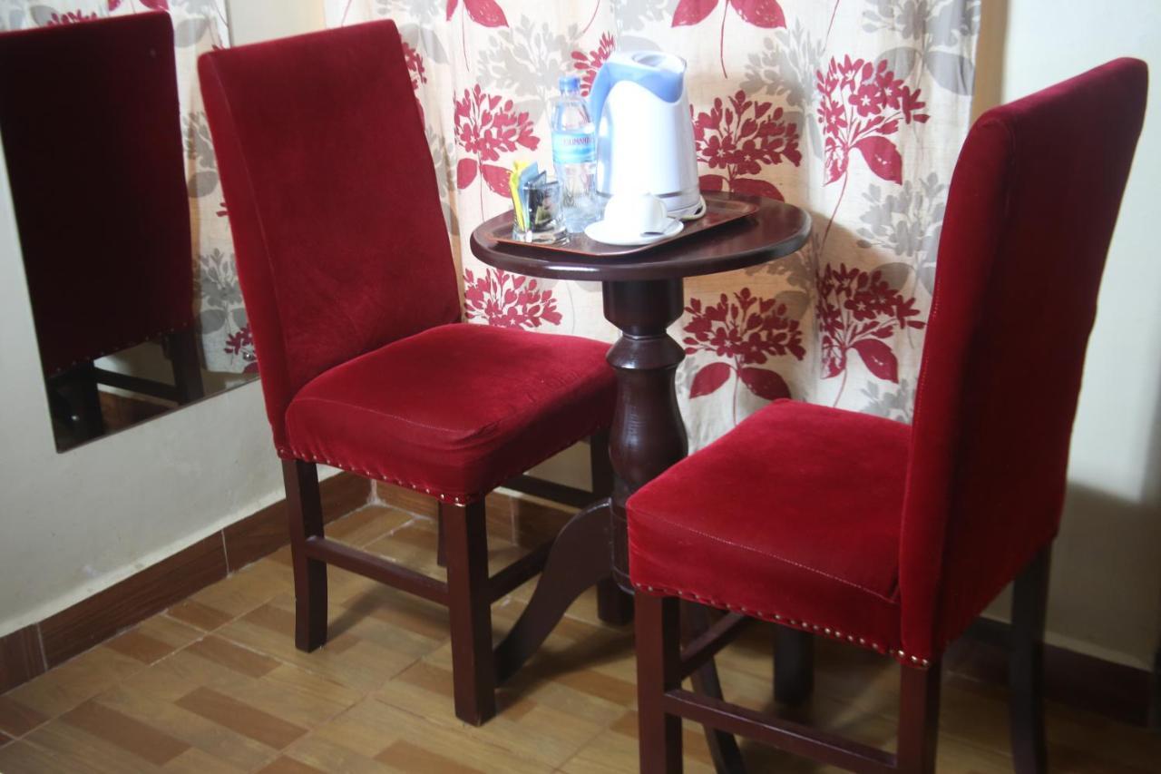 Kays Lodge Дар ес Саалам Екстериор снимка