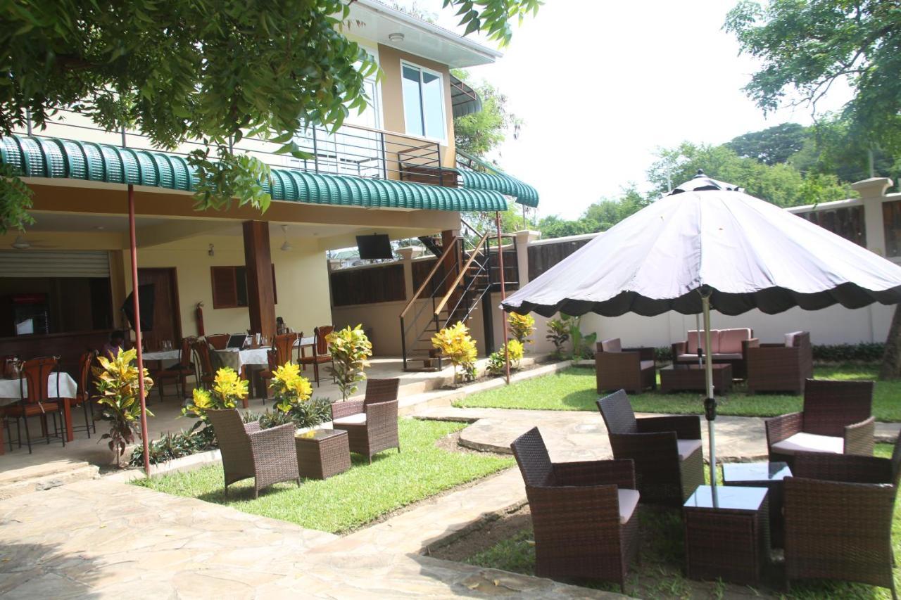 Kays Lodge Дар ес Саалам Екстериор снимка