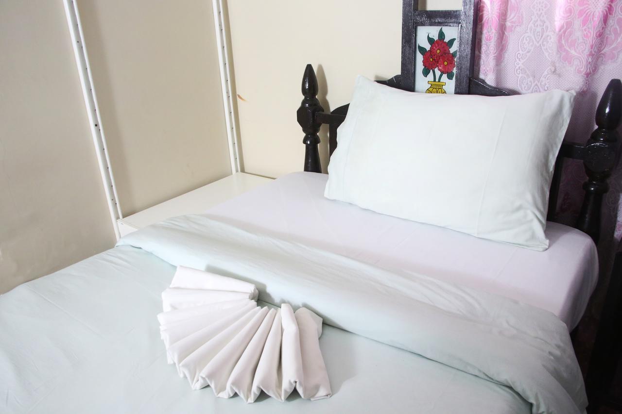 Kays Lodge Дар ес Саалам Екстериор снимка