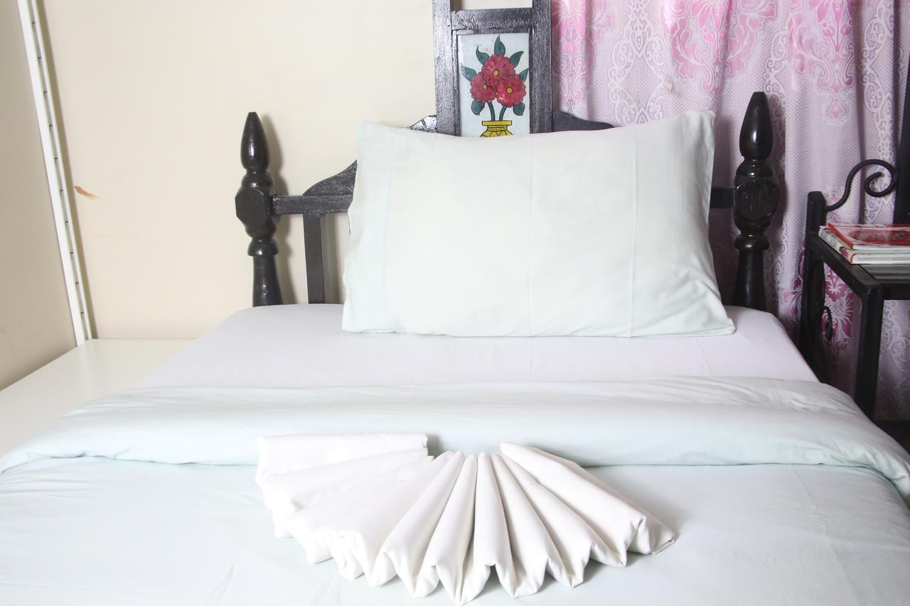 Kays Lodge Дар ес Саалам Екстериор снимка
