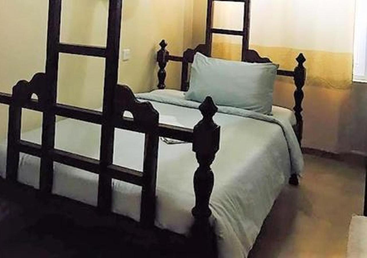Kays Lodge Дар ес Саалам Екстериор снимка