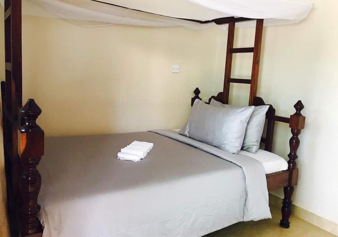 Kays Lodge Дар ес Саалам Екстериор снимка