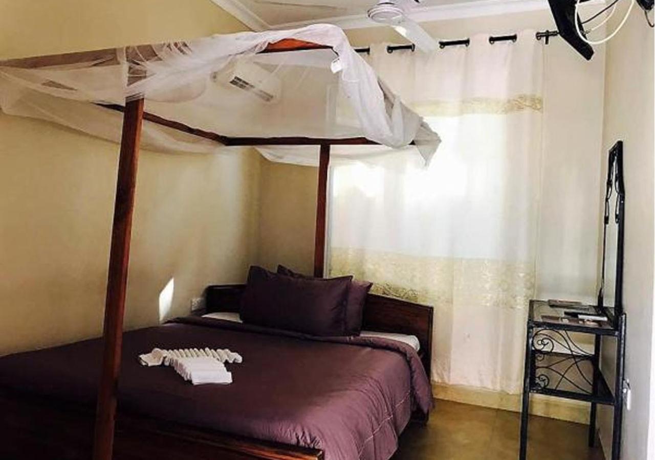 Kays Lodge Дар ес Саалам Екстериор снимка