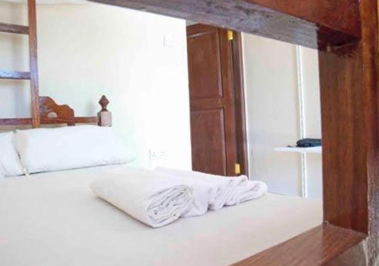 Kays Lodge Дар ес Саалам Екстериор снимка